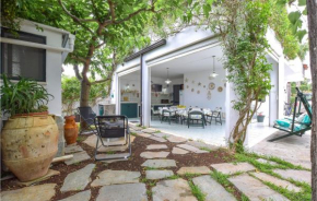Nice apartment in Specchiolla with WiFi and 2 Bedrooms